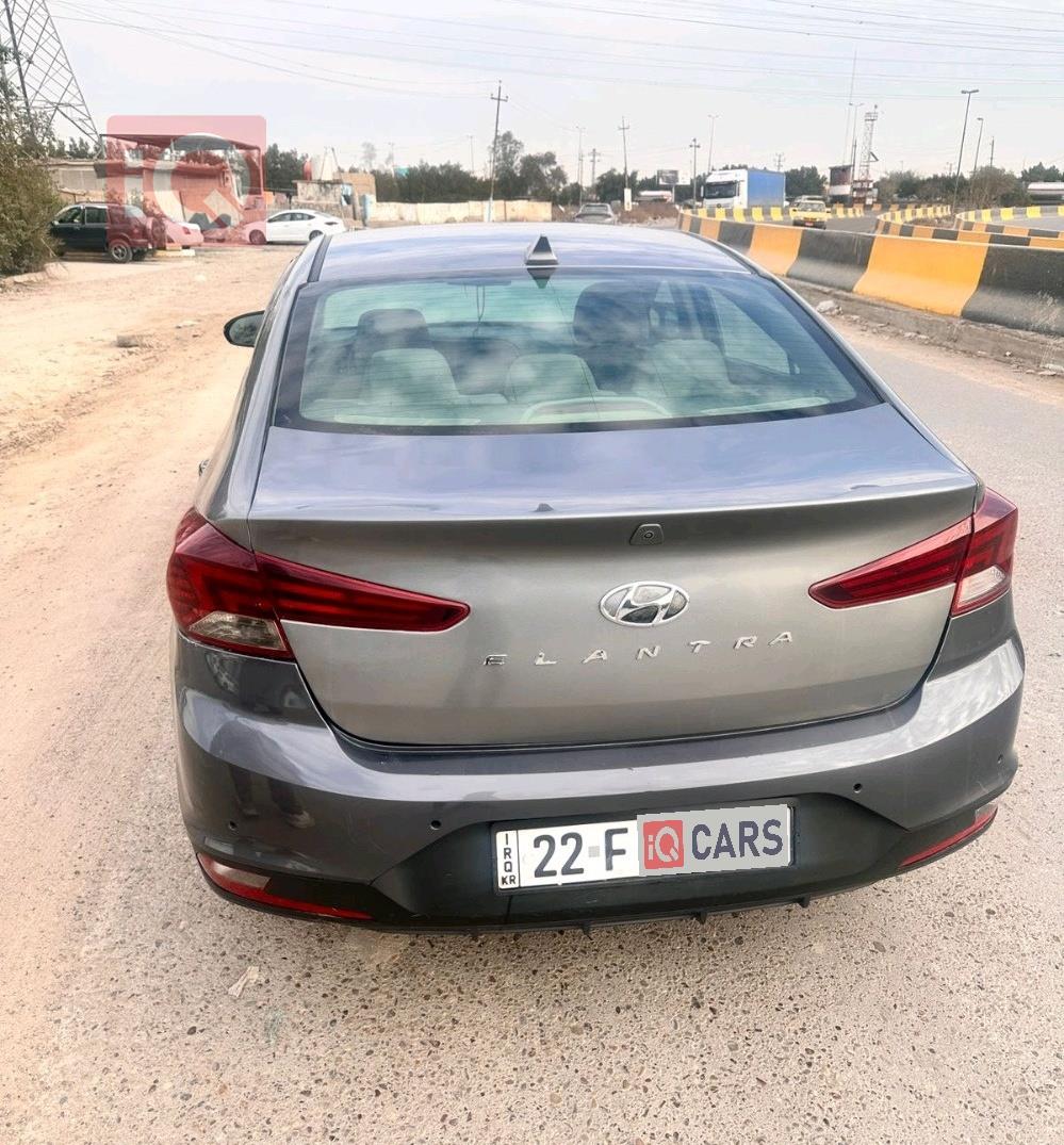 هیۆندای ئەلەنترا